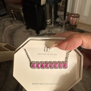 Bomb party og necklace